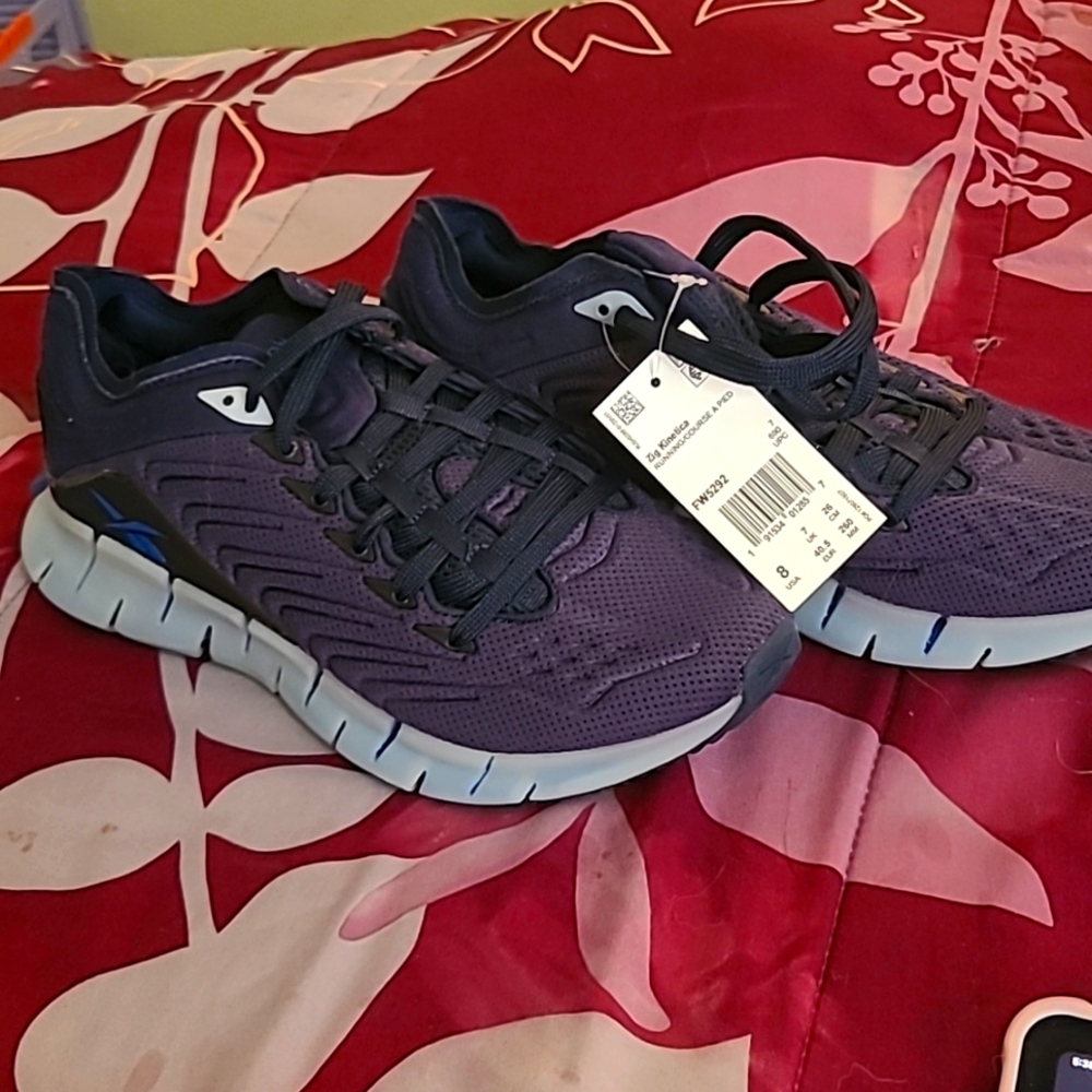 Athletic shoes